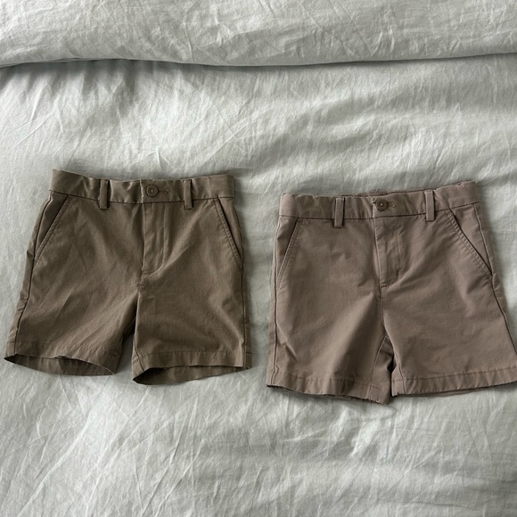 2 pairs of 4T Vineyard Vines Performance shorts - Picture 3 of 5